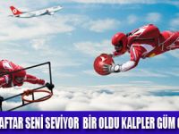 T�RKLER U�UYOR