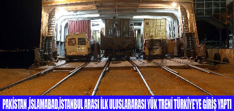 PAKİSTAN- İSTANBUL TRENİ VAN GÖLÜNÜ İLK KEZ GEÇTİ
