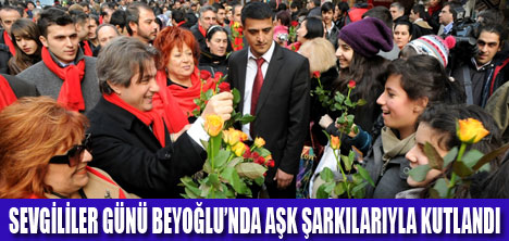 BEYOĞLUNDA NOSTALJİK AŞK ŞARKILARI