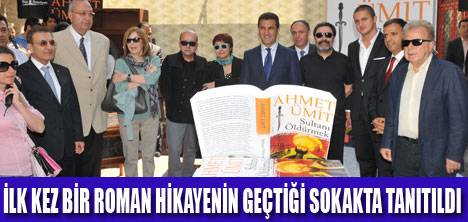 İÇİNDEN ROMAN GEÇEN SOKAK