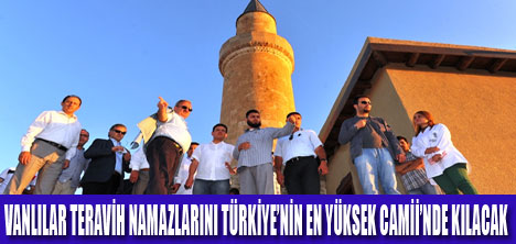 EN YÜKSEK CAMİİDE TERAVİ NAMAZI