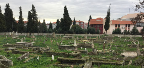 Tarihi Mezarlıkta Çalışmalar Sürüyor