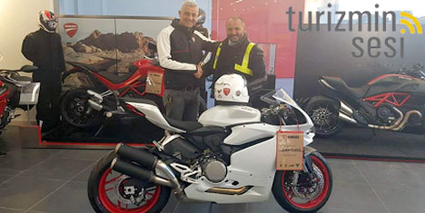 Güç ve Şık Görünümlü Ducati 959 Panigale