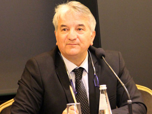 Üç saatlik uçuş süresinde 54 ülkeye ulaşabilecek mesafedeki İzmir direkt uçuş istiyor