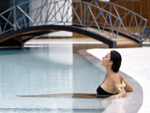 Radisson Blu Hotel & Spa Istanbul Tuzla ayrıcalığıyla açık havuz ve Spa keyfi!