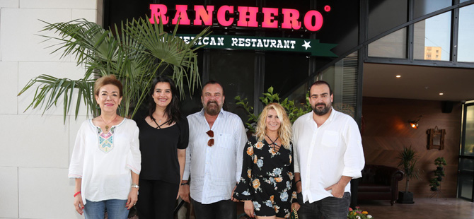 Ranchero’nun Ataşehir Watergarden açılışında ünlü isimler de Meksika lezzetlerini deneyimledi
