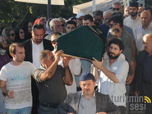 Gökhan Erdoğan, Babası Abdulkerim Erdoğan'ı son yolculuğuna uğurladı