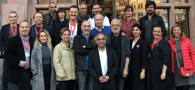Sanatın tüm ön yargıları yıktığını ve tüm kapıları açtığına inanıyoruz