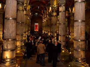 Şerefiye Sarnıcı’nda çok özel bir sanatçı, çok özel bir sergi “Atlar, Hatlar ve Süleymannâme”