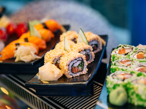 Bleu Lounge, Mart boyunca her Çarşamba, Perşembe ve Cuma akşamı sushi severleri müzik eşliğinde karşılıyor