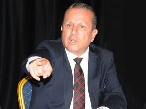 Kıbrıs'taki 300 bin - 500 bin nüfus, 82 milyonun önünde takoz olmak istemiyor