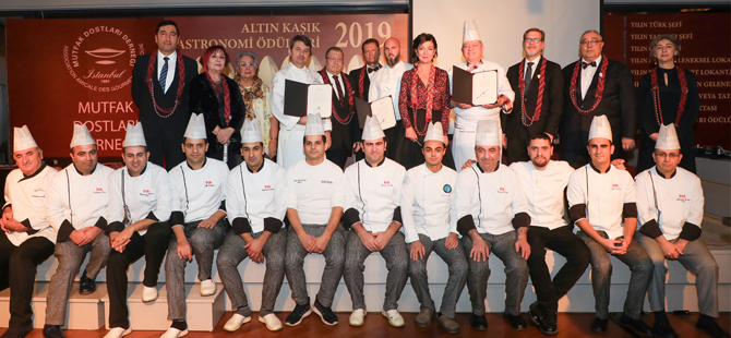 Mutfak Dostları Derneği, “Altın Kaşık Gastronomi Ödülleri”ni, 10 kategoride sahipleri ile buluşturdu