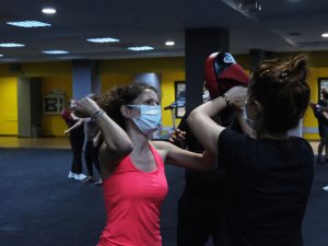 Maltepeli kadınlar şiddete karşı krav maga öğreniyor