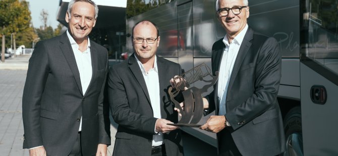 NEOPLAN Cityliner; 50’nci yılını ‘2022 Yılının Seyahat Otobüsü’ ödülü ile  kutluyor