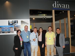 ACE of MICE Exhibition Fuarı'nda Divan Grubu Standına Ünlü Akını