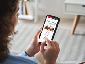 Emirates, Uçak İçi Yemek Ön Sipariş Hizmetini Avrupa Genelinde Genişletiyor