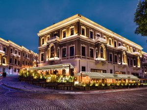 Divan En Yeni İmzasıyla Akaretler’e Geliyor