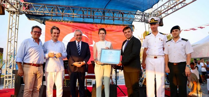 Ilıca Halk Plajı’na Uluslararası Mavi Bayrak Çevre Ödülü    