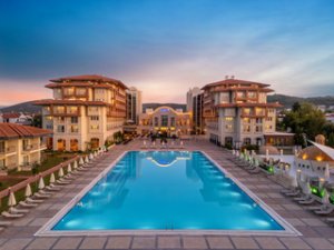 Yenilenen Radisson Blu Çeşme’de Açıldı