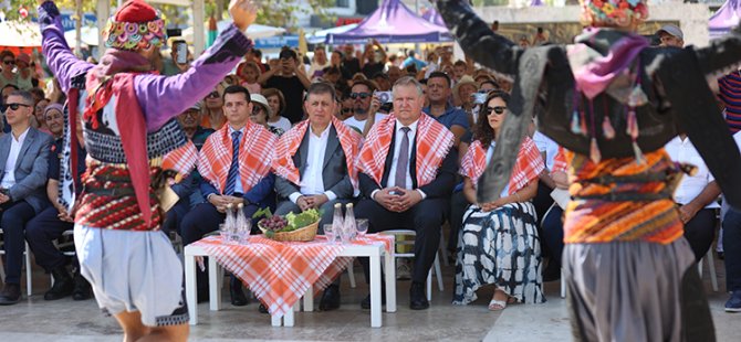 Urla’nın 2 bin 600 yıllık Bağ Bozumu Şenliği başladı