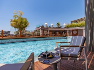 Qlusive Hotel Kuşadası’nda Açıldı: Lüks ve Dinginliğin Yeni Tanımı