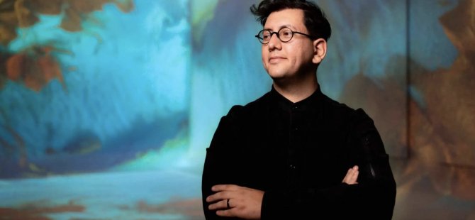 Zeka Heykel Oldu, İstanbul Sahneye Çıktı!