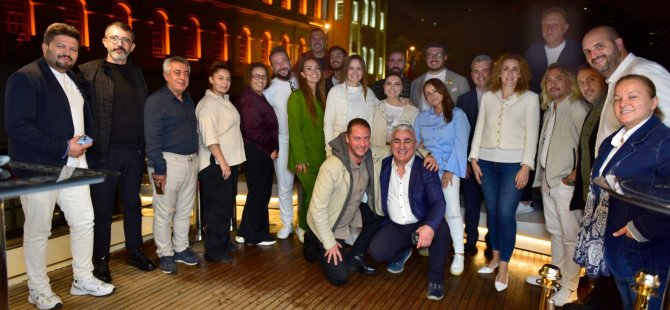 Yaratıcı Ruhlarla Boğazda Veda