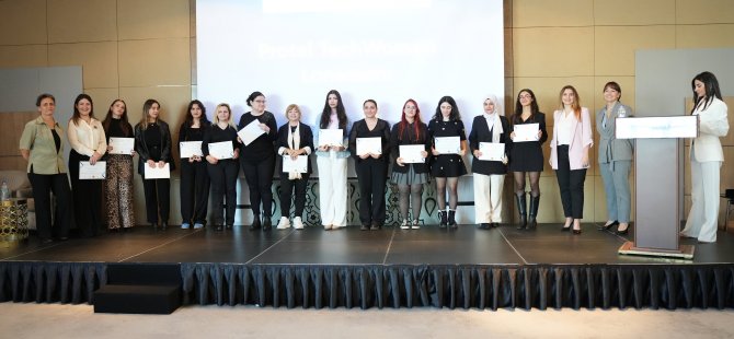 TechWomen Akademisi İlk Mezunlarını Verdi 