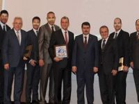 TUROB YENİ ÜYE PLAKETİNİ ALDI