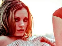 Alexandra Stan, Selfi Modasını Videoya Taşıdı