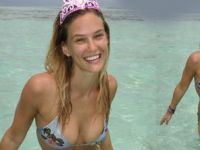 Ünlü model Bar Rafaeli bekârlığa veda etti