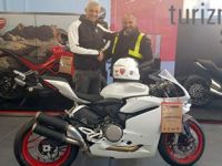 Güç ve Şık Görünümlü Ducati 959 Panigale