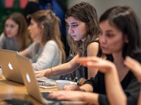 Facebook, Kadir Has Üniversitesi ve Habitat Derneği, işbirliğiyle gazetecilik öğrencilerine sosyal eğitim programı başlattı