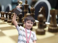 Genç yetenek Ali Kağan Aydınoğlu Satranç Turnuvasında 1. oldu 