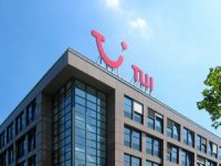 Alanya'daki 500 odalı otelini depremzedelere açtı