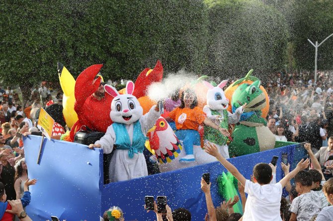 13-uluslararasi-portakal-cicegi-karnavali-002.jpg