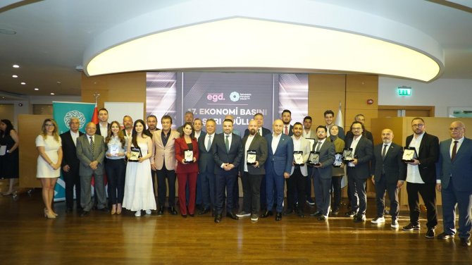 17ncisi-duzenlenen-ekonomi-basini-basari-odulleri-002.jpeg