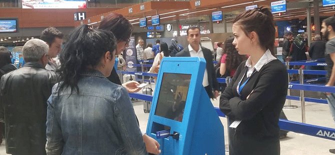 anadolujet,-ozge-yilmaz,-kiosk-check-in-islemi.png