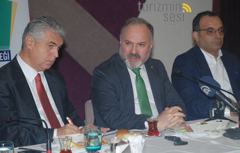 egd-yonetim-kurulu-baskani-celal-toprak,-beyoglu-belediye-baskani-ahmet-misbah-demircan,-cumhurbaskani-basdanismani-bulent-gedikli;14.jpg egd-yonetim-kurulu-baskani-celal-toprak,-beyoglu-belediye-baskani-ahmet-misbah-demircan,-cumhurbaskani-basdanismani-bulent-gedikli;14.jpg