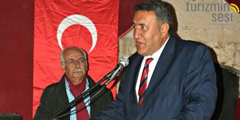 han-duvarlari-belgeseli-,nigde-ulukisla-ilcesi--faruk-nafiz-camlibel,dursun-ozden,3.jpg han-duvarlari-belgeseli-,nigde-ulukisla-ilcesi--faruk-nafiz-camlibel,dursun-ozden,3.jpg