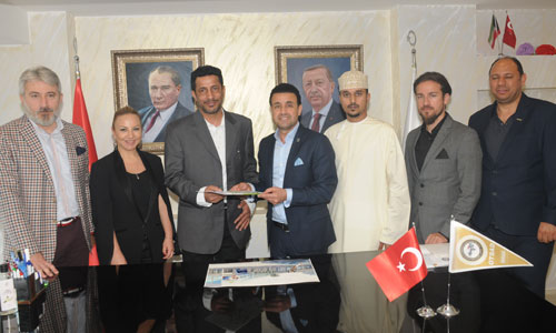 izzet-erdogan,-otsad-baskani-huseyin-kirk,oman-ticaret-odasi-baskani-ve-al-ittihad-fc-kulubu-baskani-nasar-ahmed-salim-maurhum-002.jpg