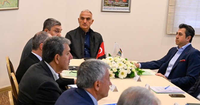 kultur-ve-turizm-bakani-mehmet-nuri-ersoy-015.jpg