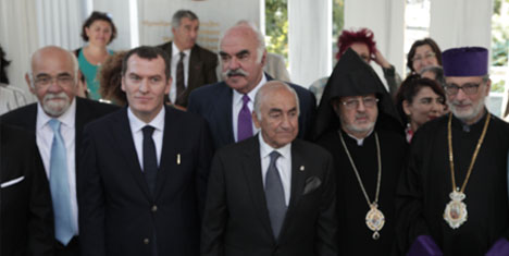 kultur-ve-turizm-bakanligi-mustesari-omer-arisoy,-patrik-genel-vekili-aram-atesyan,-ibb--baskani-kadir-topbas,4.jpg