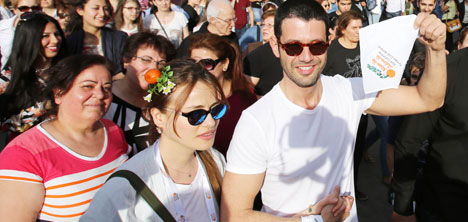 portakal-cicegi-karnavali,keremcem,-zeynep-casalini,-gulden-mutlu-,bengu.jpg portakal-cicegi-karnavali,keremcem,-zeynep-casalini,-gulden-mutlu-,bengu.jpg