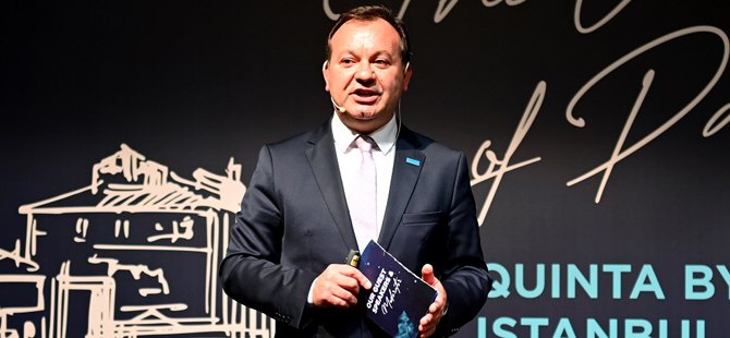 wyndham-hotels-resorts-turkiye-ulke-direktoru-murat-ozelwyndham-hotels-resorts-emea-baskani-dimitris-manikis.jpg
