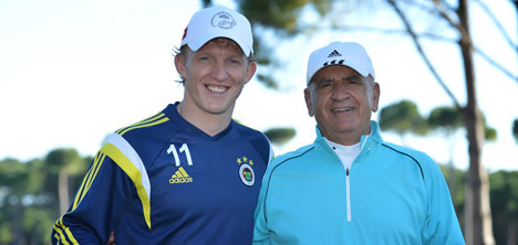 fenerbahce,-kuyt,golf,ozturk-group-yonetim-kurulu-baskani-fikret-ozturk,regnum-carya-golfspa-resort-hotel-yonetim-kurulu-baskan-yardimcisi-ali-safak-ozturk,2.jpg Tourmag tourmag-fenerbahcekuytgolfozturkgroupyonetimkurulubaskanifikretozturkregnumcaryagolfsparesorthotelyonetimkurulubaskanyardimcisialisafakozturk2jpg